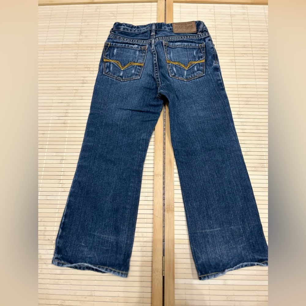 Guess bootcut jeans 
Size:5
Like new condition